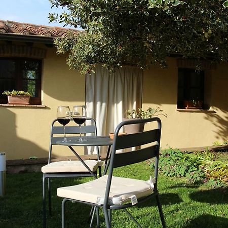Hotel Da Leo Montefollonico Exterior foto